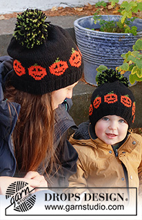 Pumpkin Bits Hat / DROPS Children 44-10 - Gestrickte Mütze für Kinder mit Kürbis und Bommel / Pompon in DROPS Nepal. Größe 2 bis 12 Jahre. Thema: Halloween.