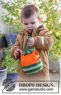 Scary Pumpkin Bag / DROPS Children 44-11 - Sac citrouille / sac à friandises crocheté en rond, avec rayures et visage brodé, en DROPS Paris. Thème: Halloween.