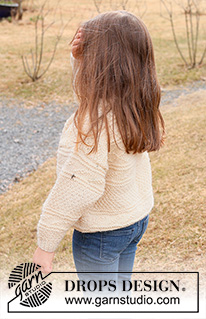 Icing on the Cake / DROPS Children 44-13 - Gebreide trui voor kinderen in DROPS Alaska. Het werk wordt van onder naar boven gebreid met reliëfpatroon, gerstekorrel en dubbele hals. Maten 2 – 12 jaar.