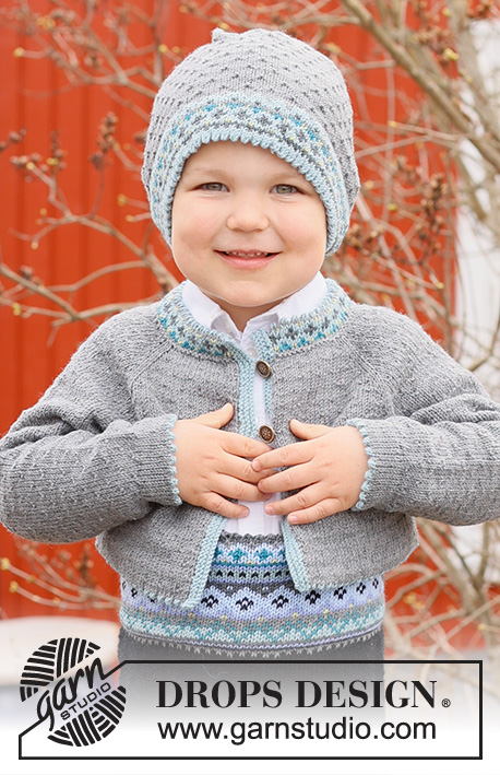 Hipp Hipp Hurra Jacket / DROPS Children 44-3 - Casaco curto tricotado de cima para baixo para bebé e criança em DROPS Baby Merino. Tricota-se com jacquard norueguês e cavas raglan. Tamanhos: 6 meses - 6 anos.