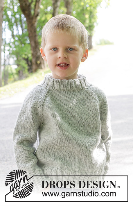 Sea Salt / DROPS Children 47-10 - Dziecięcy sweter na drutach, przerabiany od góry do dołu, z włóczki DROPS Alaska. Z reglanowymi rękawami i podwójnym wykończeniem dekoltu. Od 2 do 12 lat.