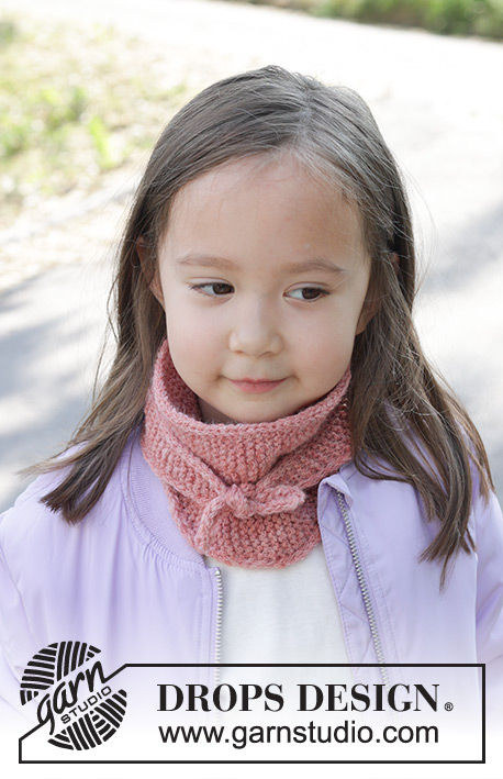 Pretty Peach Shawl / DROPS Children 47-22 - Dětský šátek pletený kolmo, napříč vroubkovým vzorem z příze DROPS Sky.
