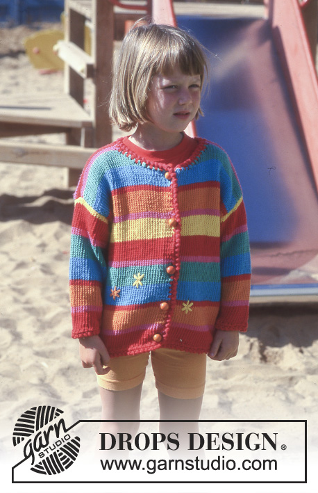 Beach Star / DROPS Children 8-1 - Rozpinany sweter w paski, z włóczki DROPS Paris, z brzegami na szydełku.