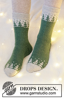 Free patterns - Christmas Socks & Slippers / DROPS Extra 0-1553