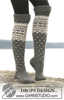 Free patterns - Naisen pitkät sukat / DROPS 110-43