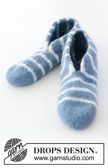 Cosy Stripes / DROPS 246-46 - Knitted and felted slippers for men with stripes in DROPS Snow. Sizes 38 – 46 = us woman 7 1/2 – 12 1/2. Theme: Easter.
