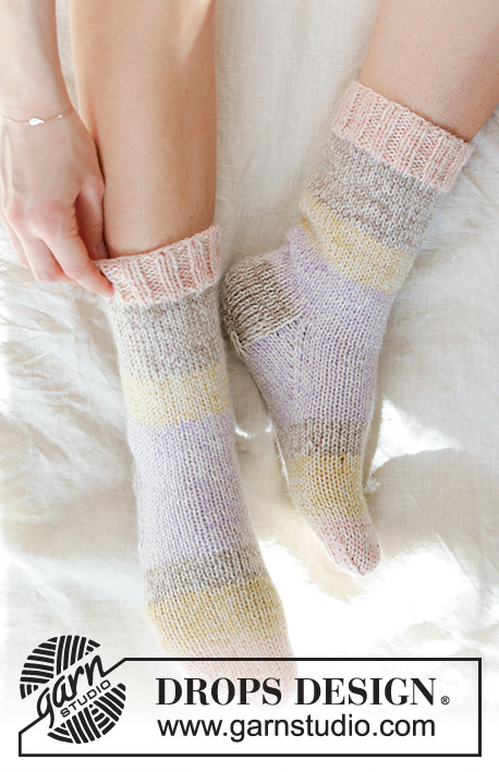 Spring Stripes Socks / DROPS 247-17 - Gebreide sokken met tricotsteek in 2 draden DROPS Nord. Maat 35 - 43