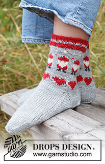 Free patterns - Christmas Socks & Slippers / DROPS Children 44-22